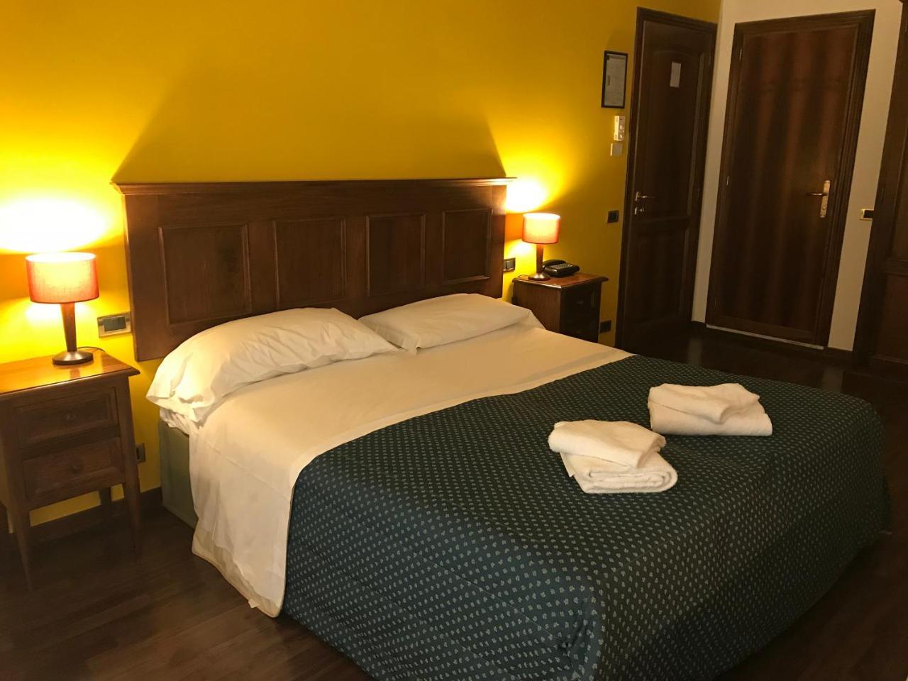 Hotel Le Rocce Magione Exterior foto